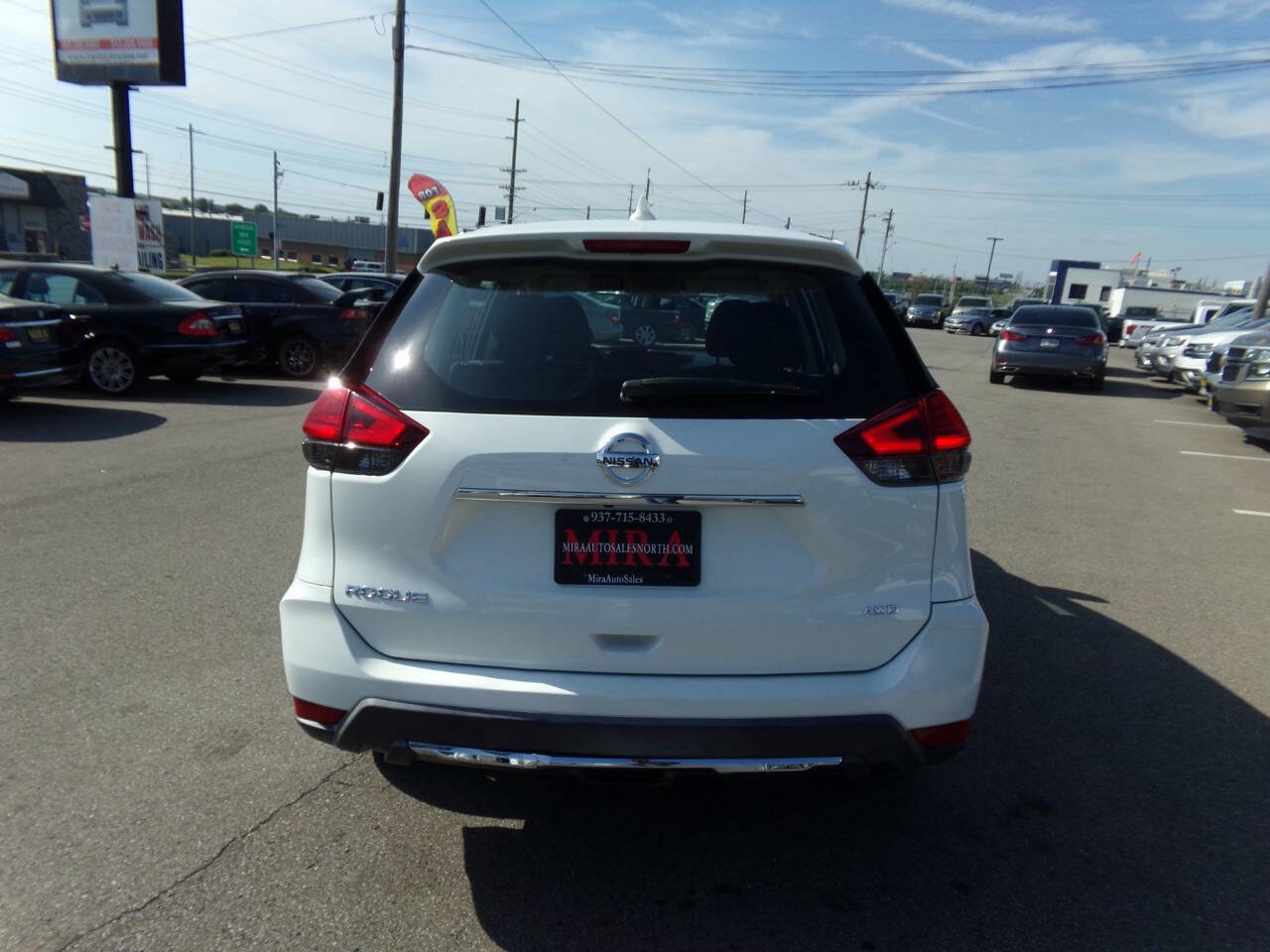 Used 2017 Nissan Rogue S image 5