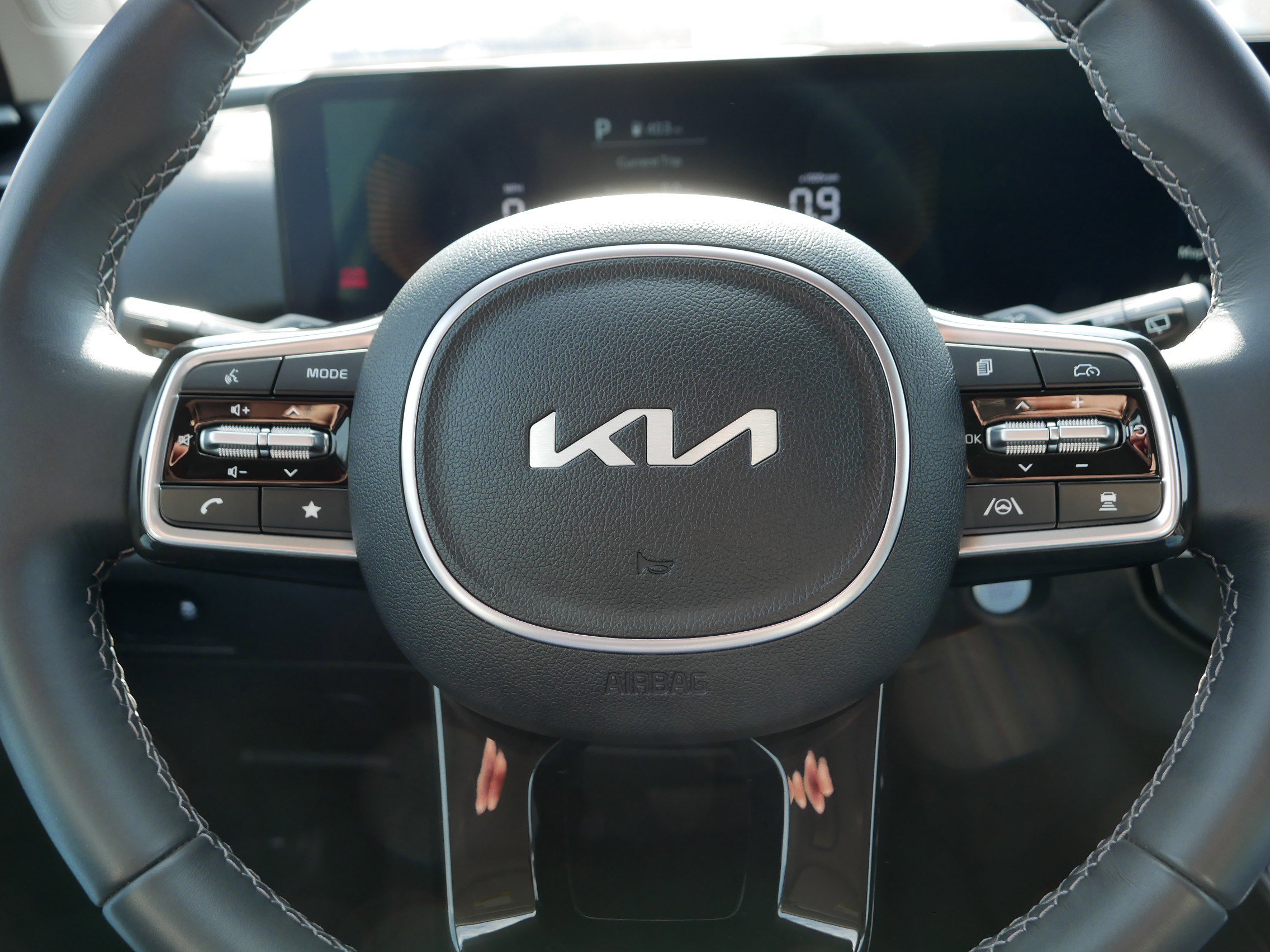 Certified 2025 Kia Sorento S w/ Panoramic Sunroof Package image 25