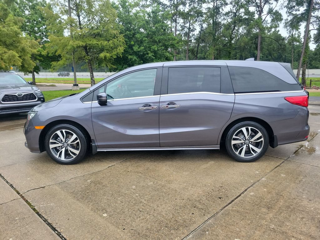 Used 2024 Honda Odyssey Touring image 2