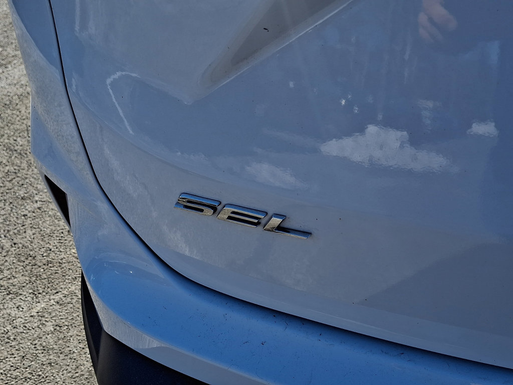 Used 2023 Ford Edge SEL image 17