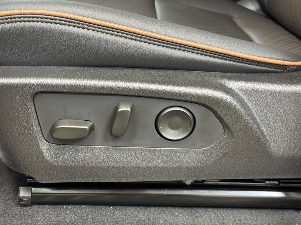 New 2025 GMC Canyon AT4 w/ Nightfall Edition image 11