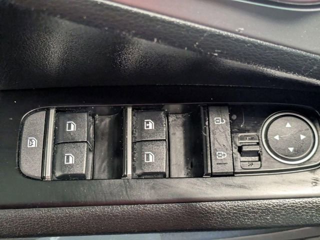 Used 2025 Kia Soul LX w/ LX Technology Package FWD image 15