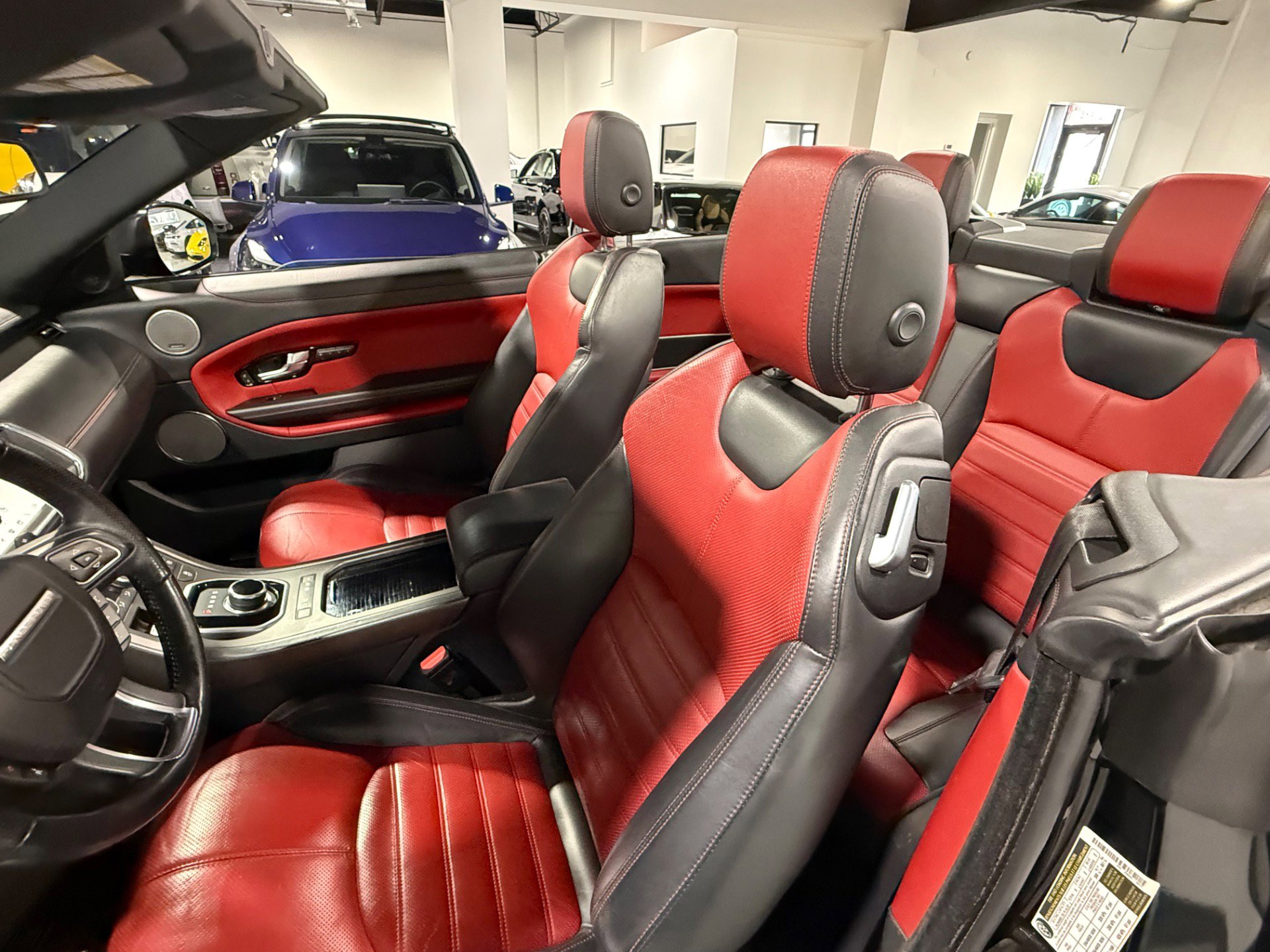 Used 2018 Land Rover Range Rover Evoque HSE Dynamic image 28