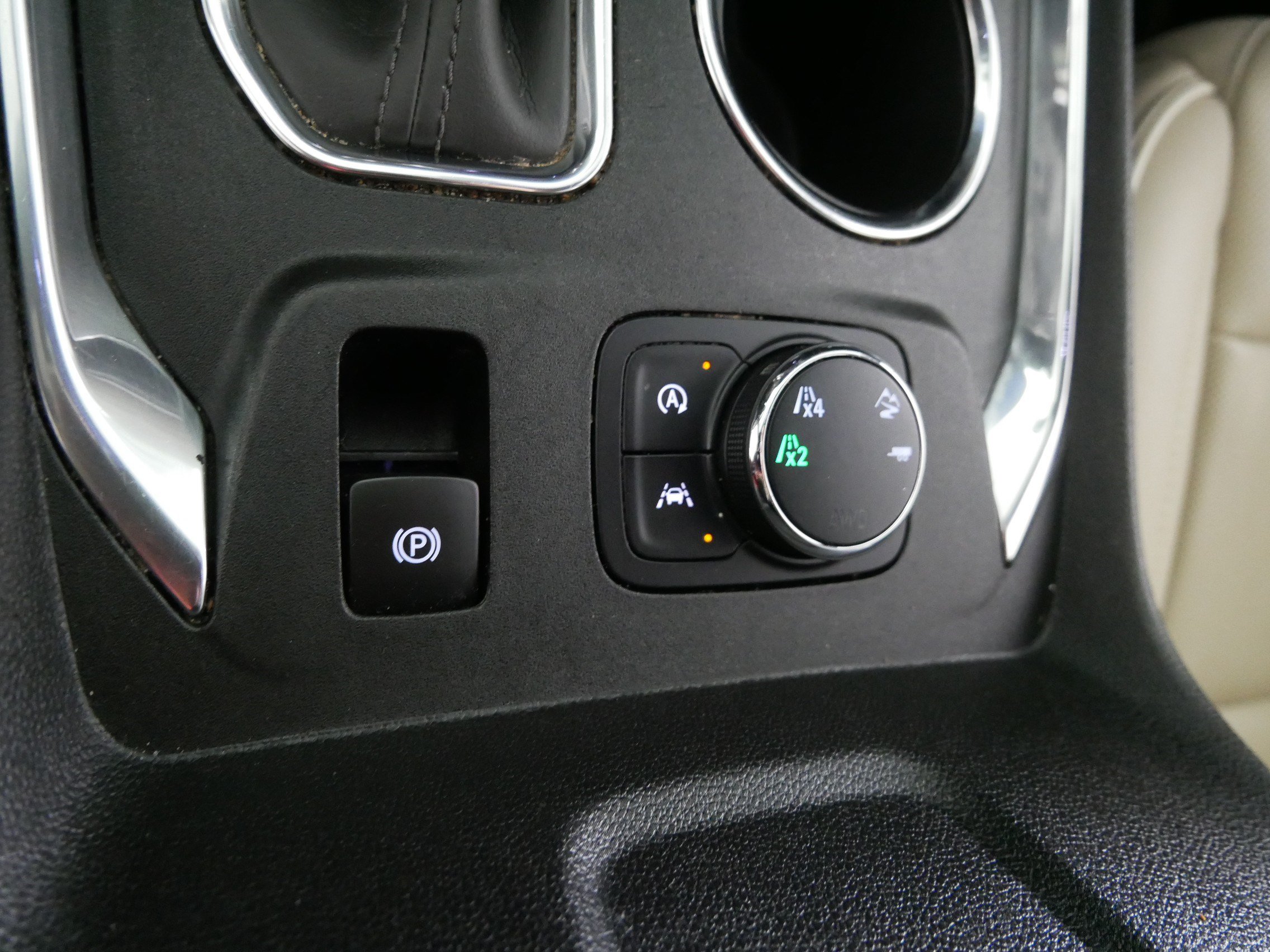 Certified 2023 Chevrolet Traverse Premier w/ LPO, Floor Liner Package AWD/4WD image 29