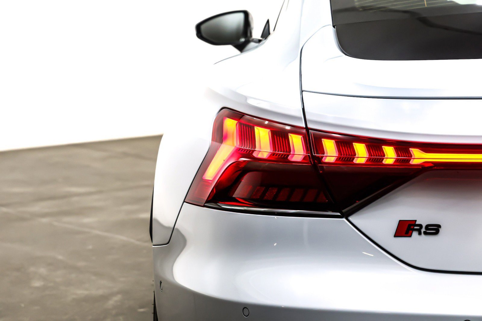 Used 2024 Audi RS e-tron GT w/ Carbon Performance Package image 15