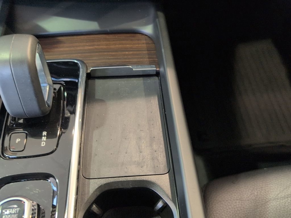 Used 2022 Volvo XC60 B5 Momentum w/ Advanced Package image 25