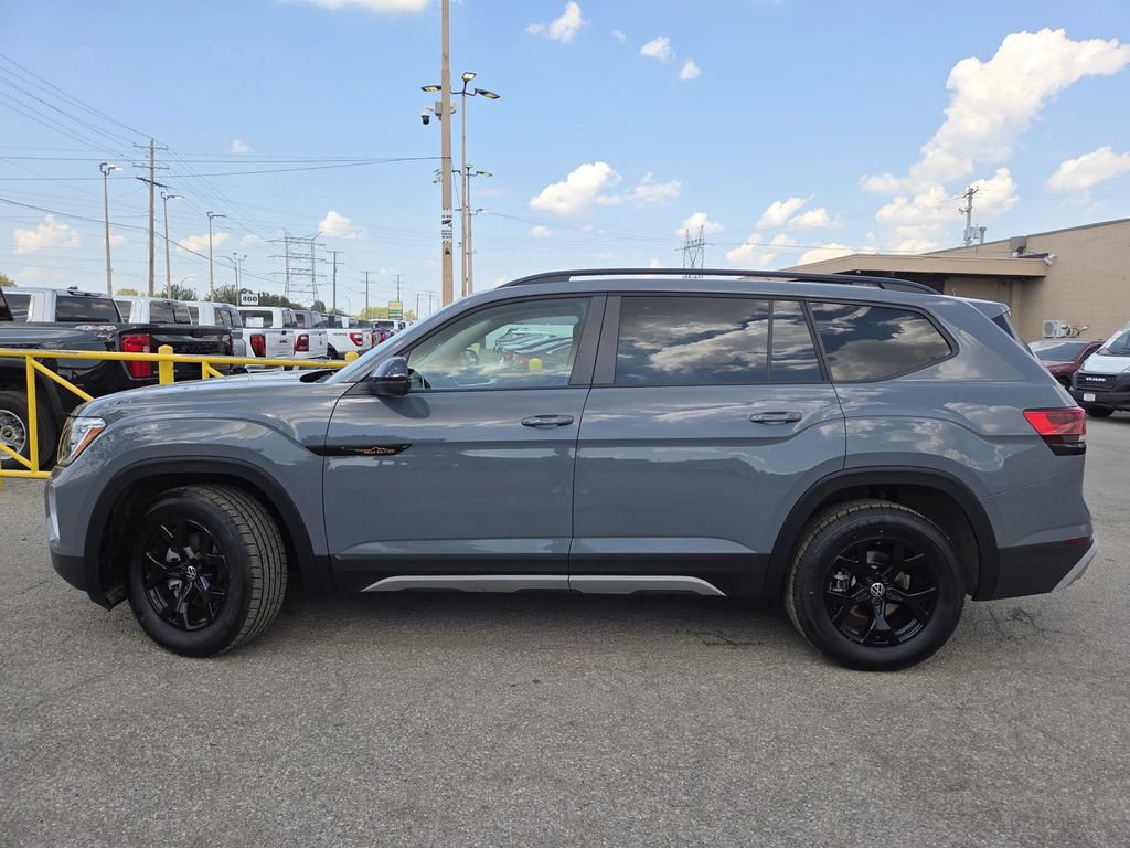 Used 2024 Volkswagen Atlas Peak Edition SE AWD/4WD image 12