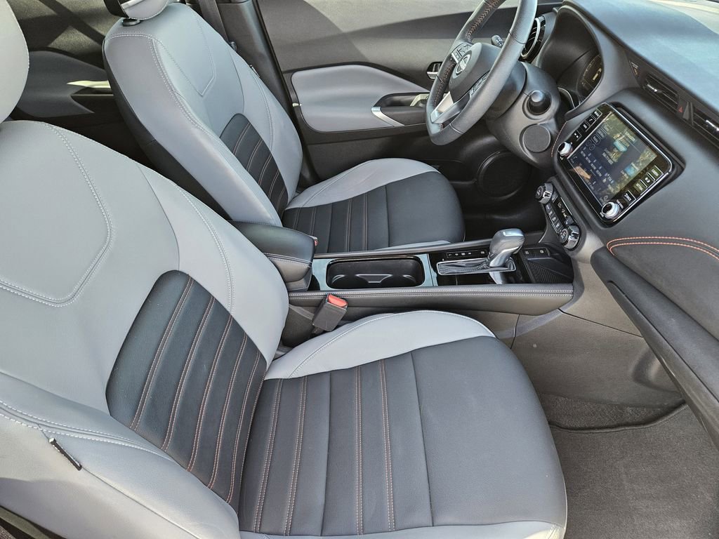 Used 2023 Nissan Kicks SR w/ SR Premium Package FWD image 11