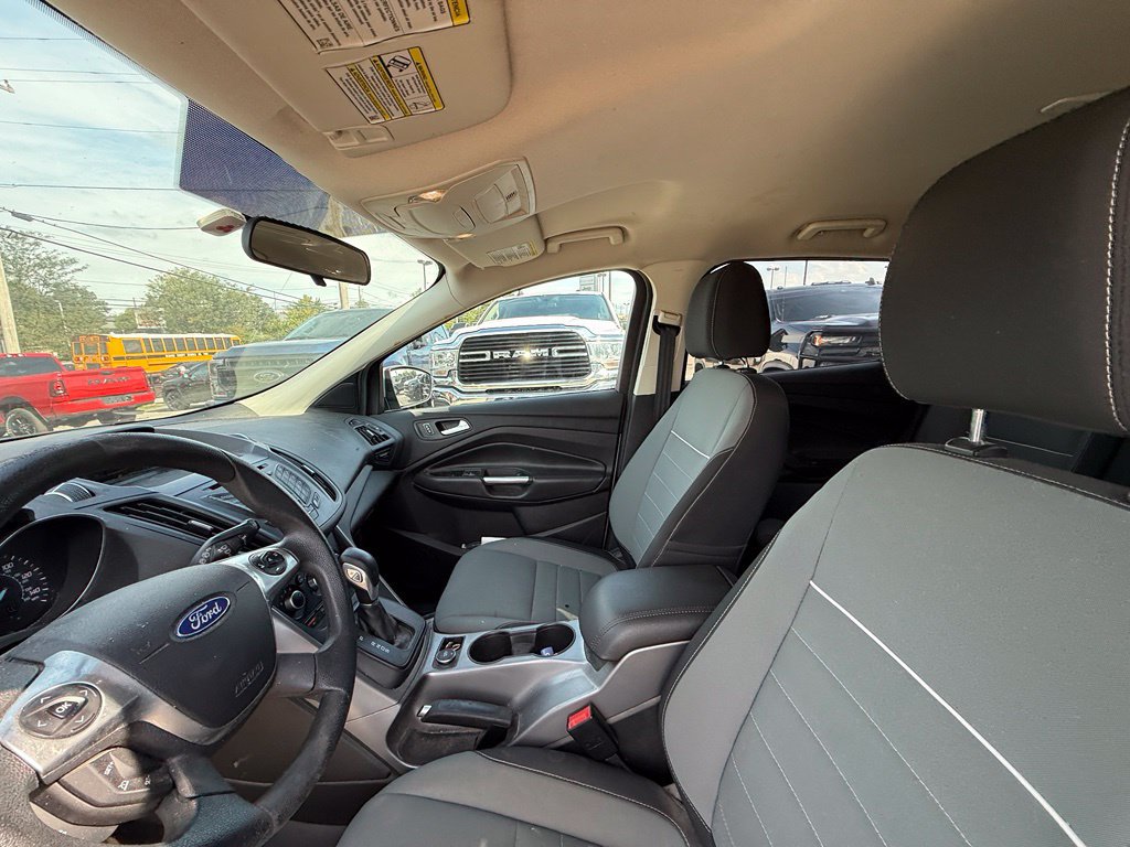 Used 2015 Ford Escape SE FWD image 12