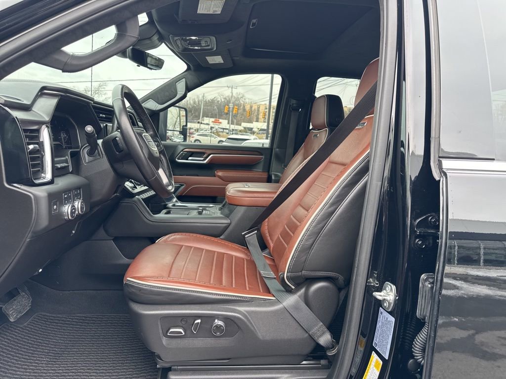 Used 2025 GMC Sierra 2500 Denali Ultimate image 16