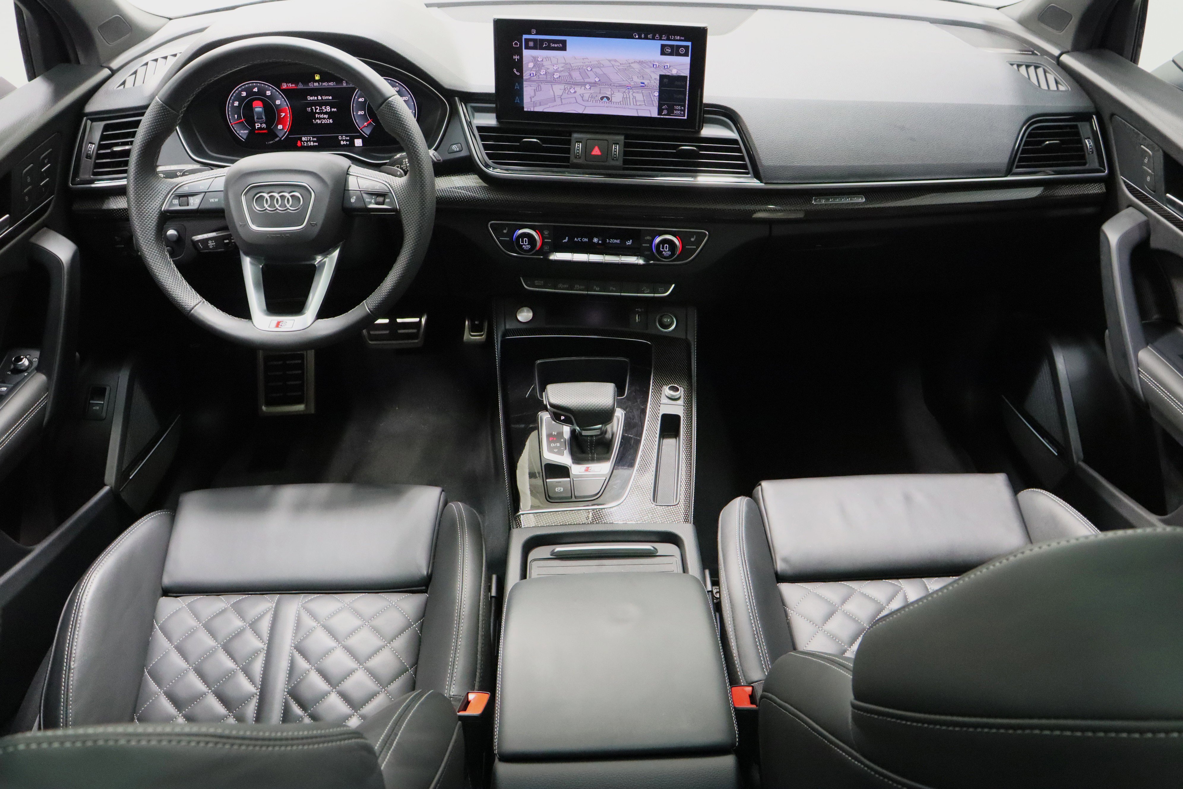 Used 2024 Audi SQ5 Prestige image 32