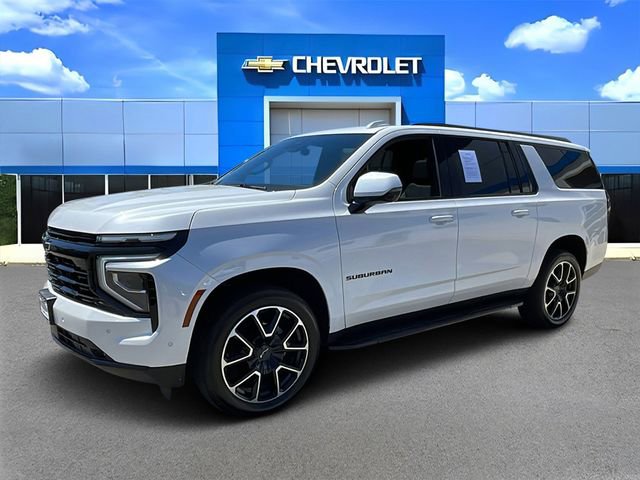 Used 2025 Chevrolet Suburban RST w/ Comfort Package AWD/4WD image 7