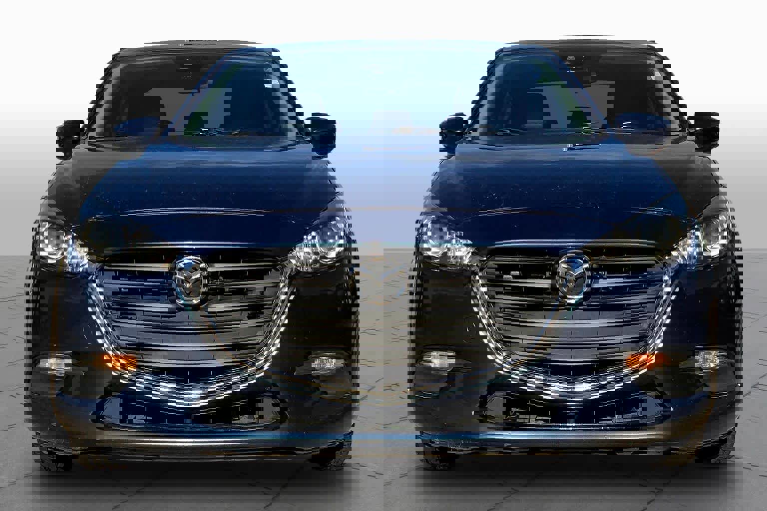 Used 2017 MAZDA MAZDA3 Touring w/ Popular Equipment Package image 4