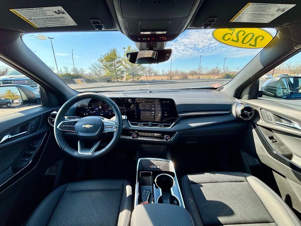 Used 2025 Chevrolet Equinox LT w/ Convenience Package II image 23