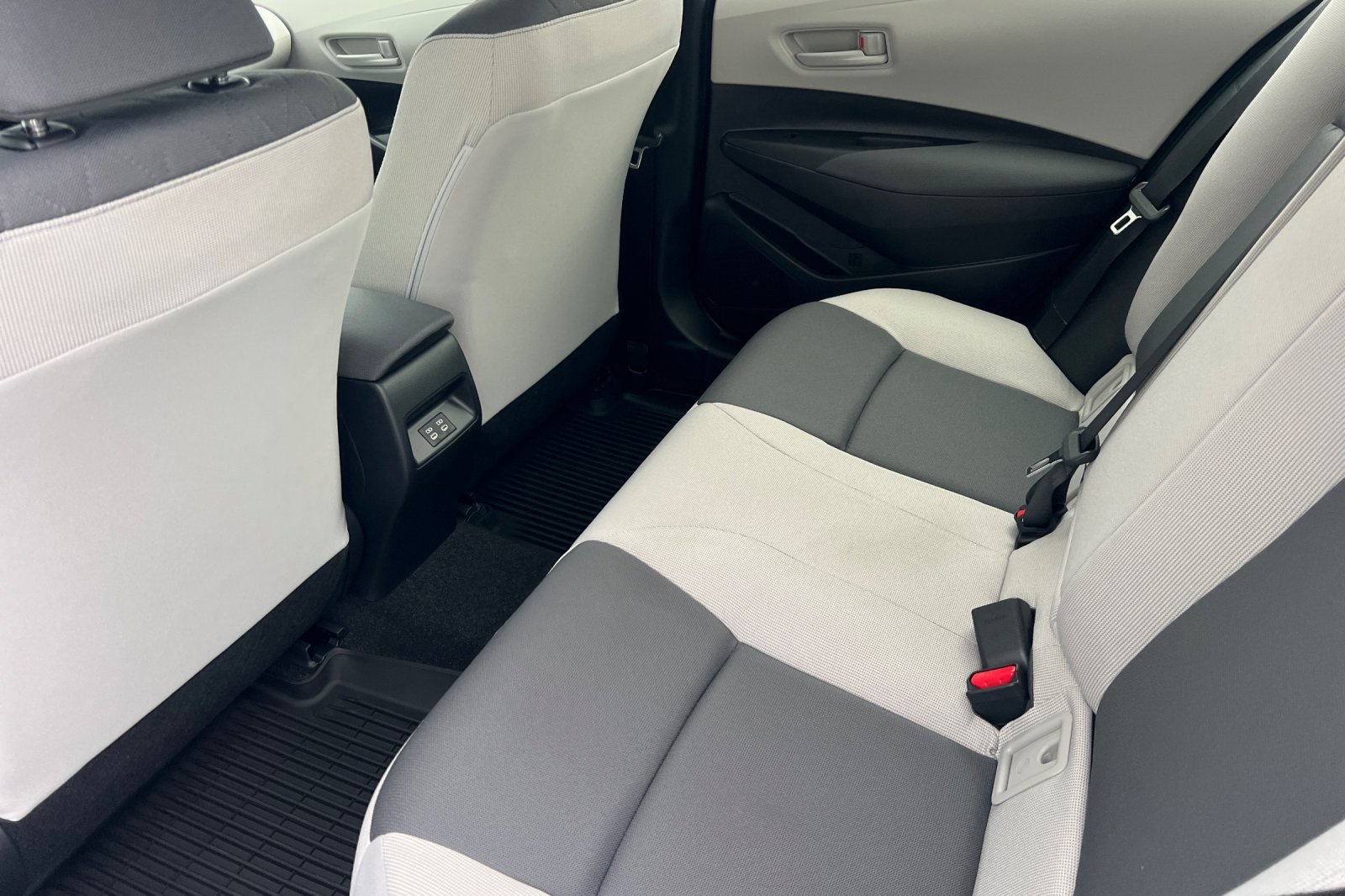 New 2026 Toyota Corolla LE image 9