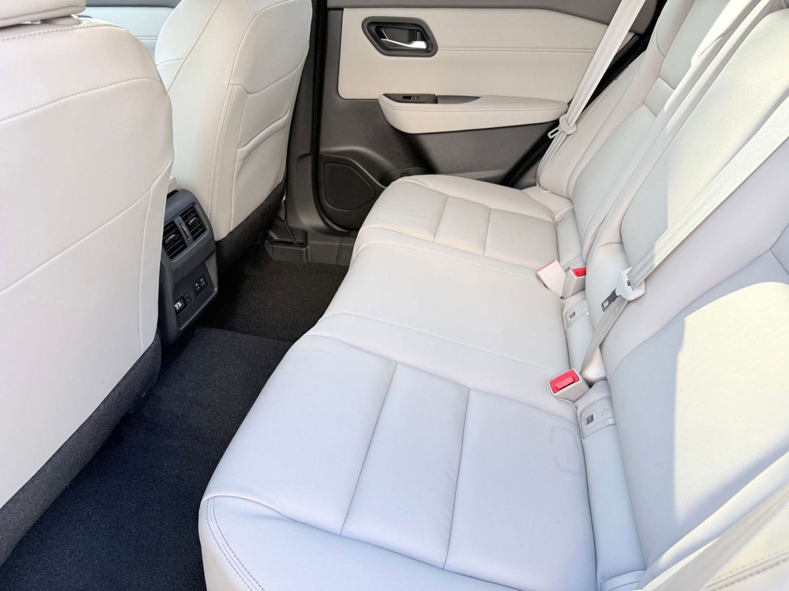 Used 2023 Nissan Rogue SL w/ SL Premium Package image 23