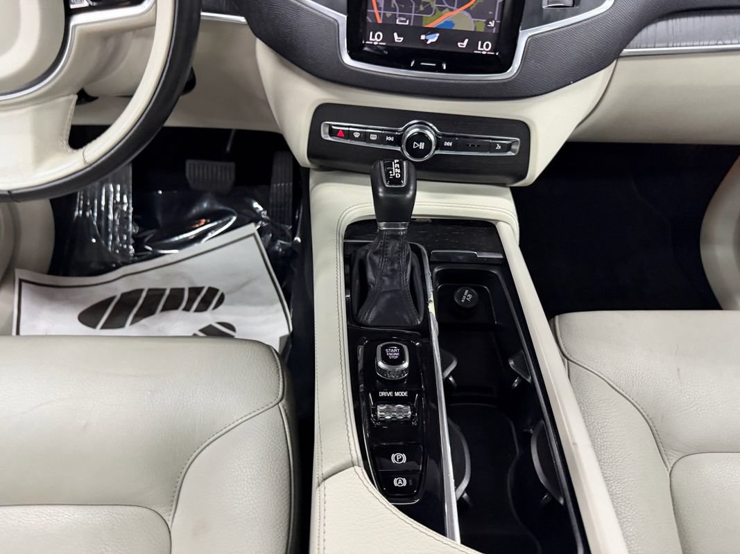 Used 2020 Volvo XC90 T5 Momentum AWD/4WD image 39