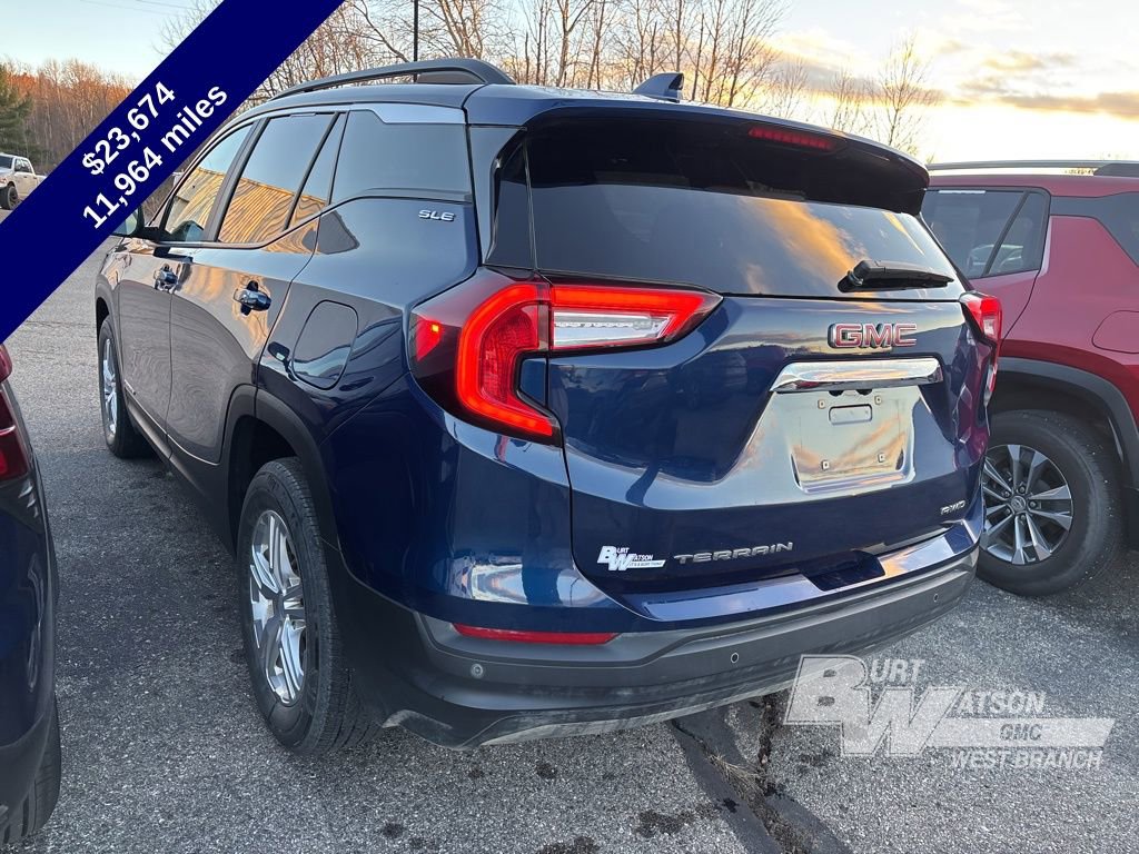 Used 2022 GMC Terrain SLE w/ Driver Convenience Package image 11