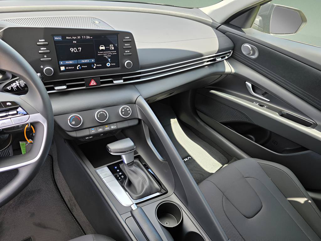 New 2026 Hyundai Elantra SE w/ Cargo Package FWD image 17
