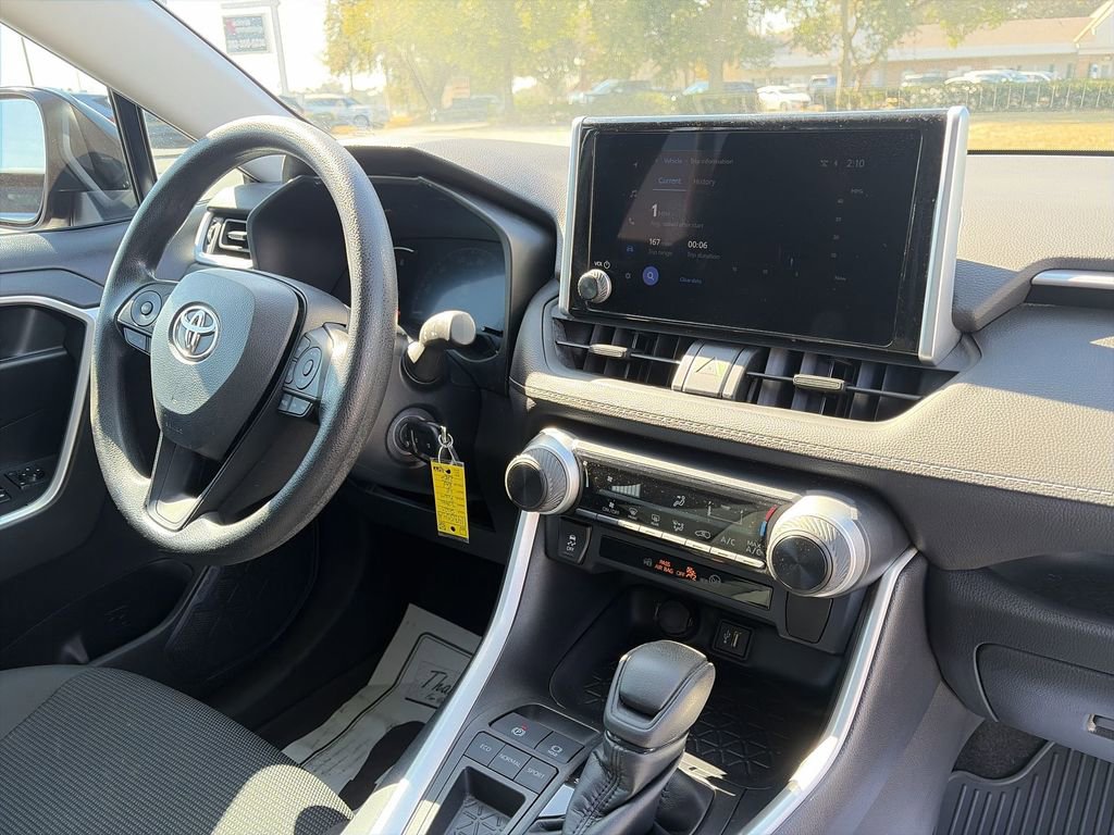 Used 2023 Toyota RAV4 LE image 15