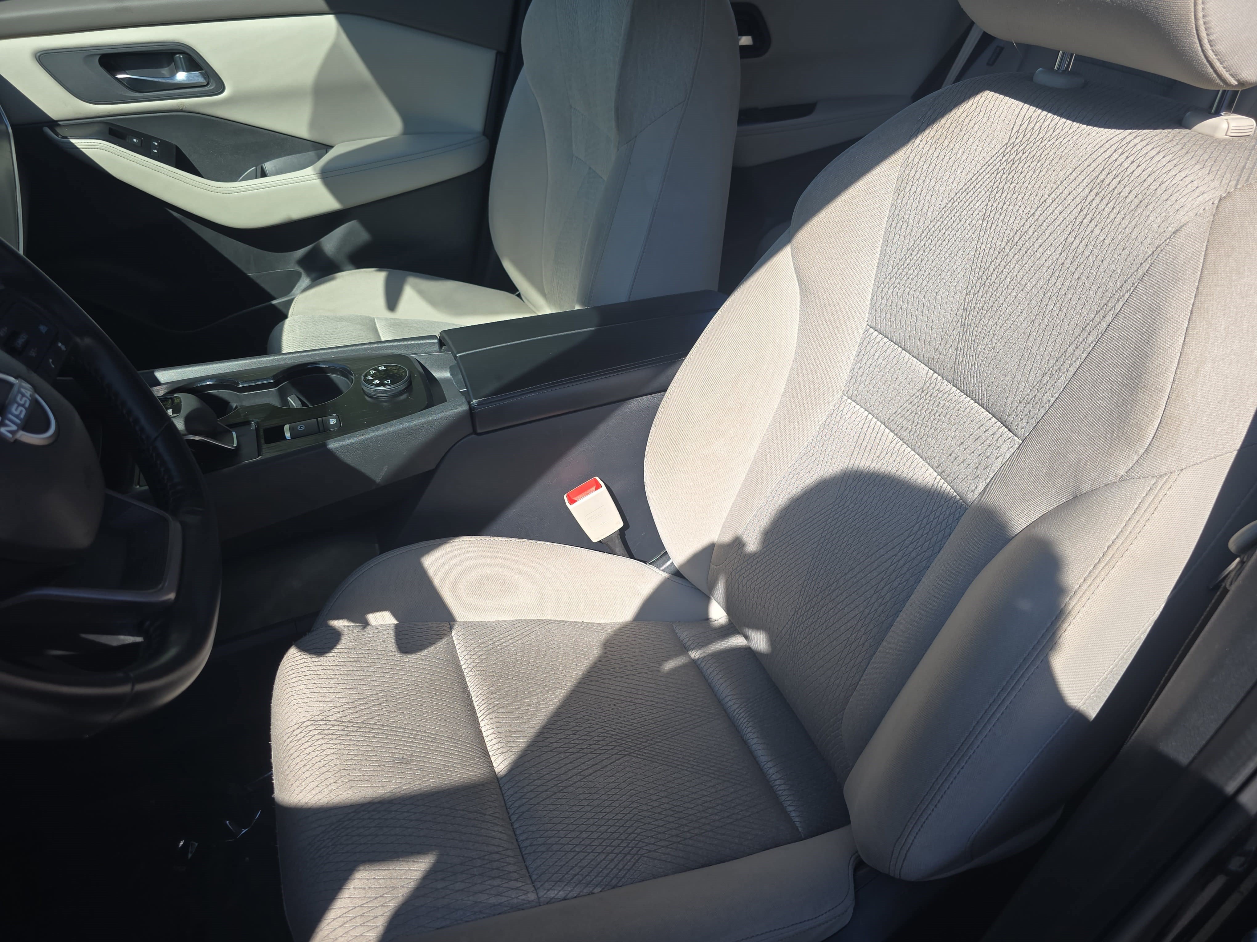 Used 2025 Nissan Rogue SV AWD/4WD image 15
