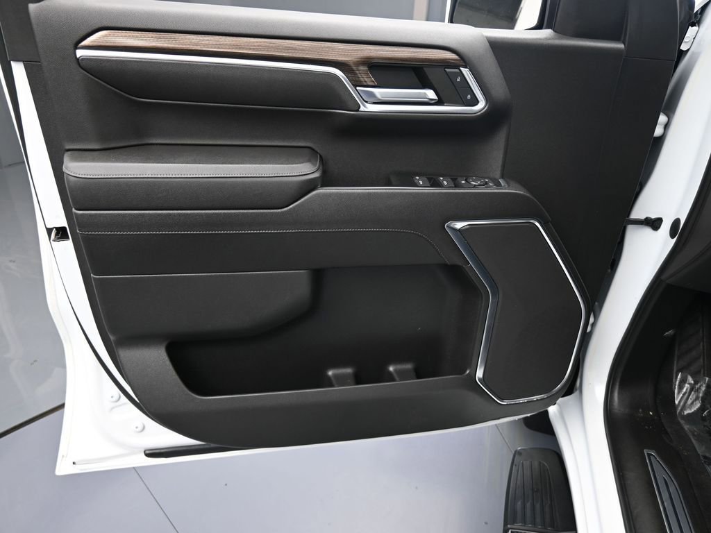 Used 2023 Chevrolet Silverado 1500 LT image 12