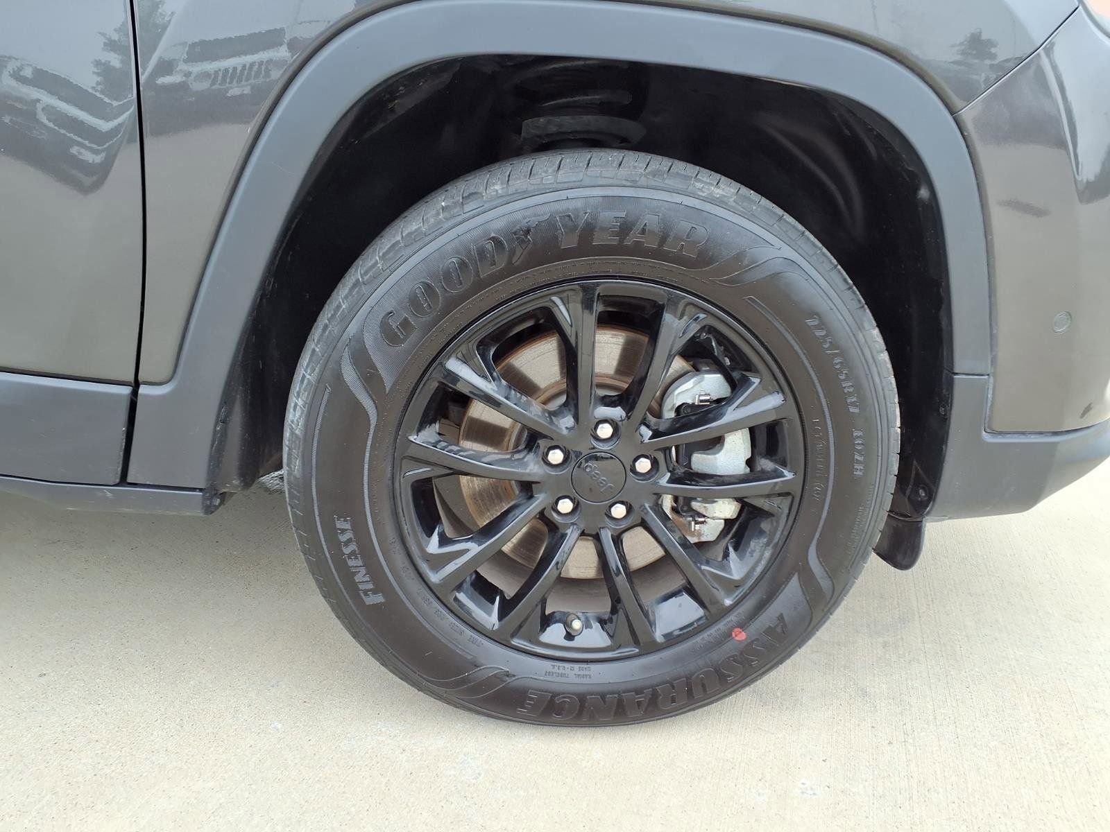 Used 2023 Jeep Cherokee Altitude Lux AWD/4WD image 10