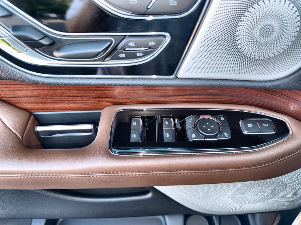 Used 2022 Lincoln Navigator Reserve AWD/4WD image 15