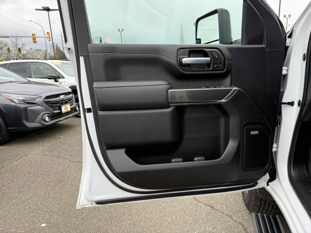 Used 2021 GMC Sierra 3500 AT4 w/ AT4 Premium Plus Package image 17