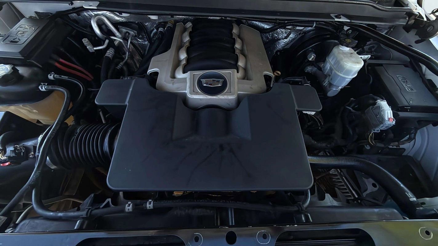 Used 2018 Cadillac Escalade Luxury AWD/4WD image 23