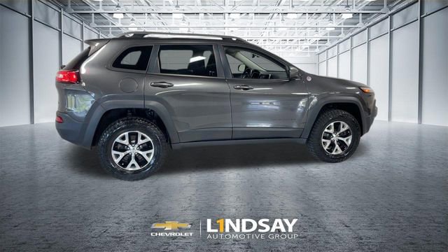 Used 2015 Jeep Cherokee Trailhawk w/ Comfort/Convenience Group image 2