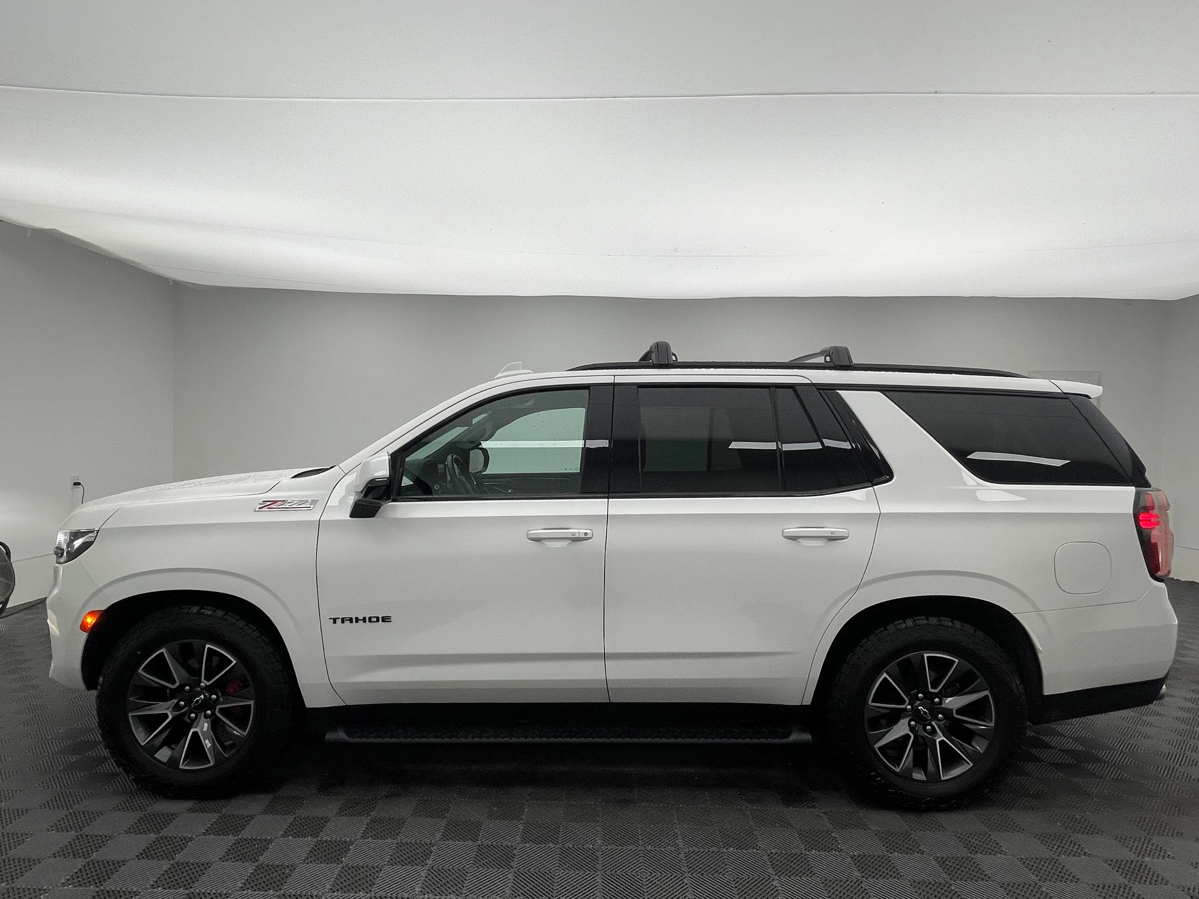 Used 2022 Chevrolet Tahoe Z71 w/ Z71 Off-Road Package AWD/4WD image 15