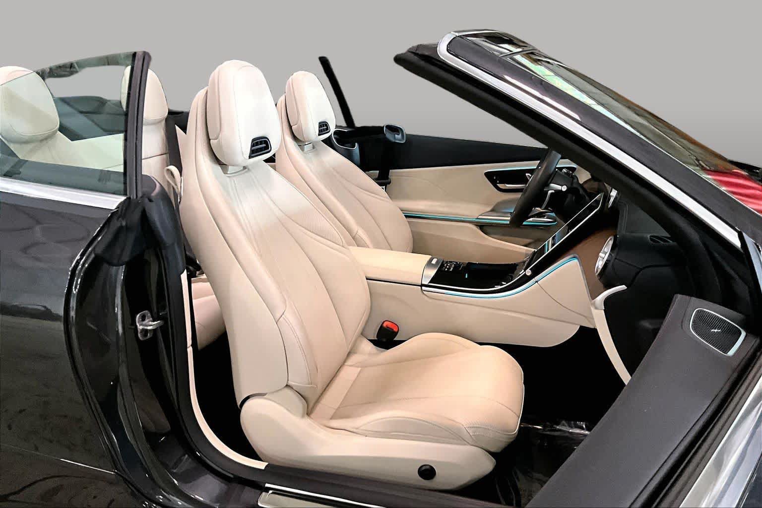 Certified 2026 Mercedes-Benz CLE 300 4MATIC Cabriolet image 8