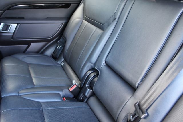 Used 2019 Land Rover Discovery SE image 22