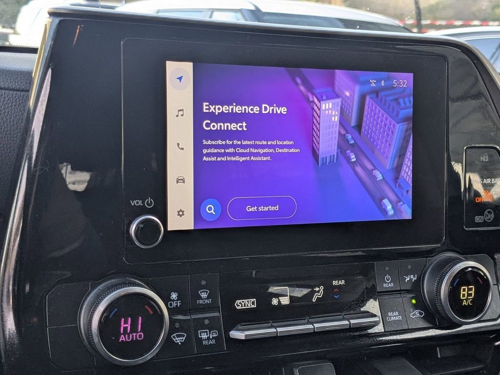 Used 2024 Toyota Highlander LE video 2