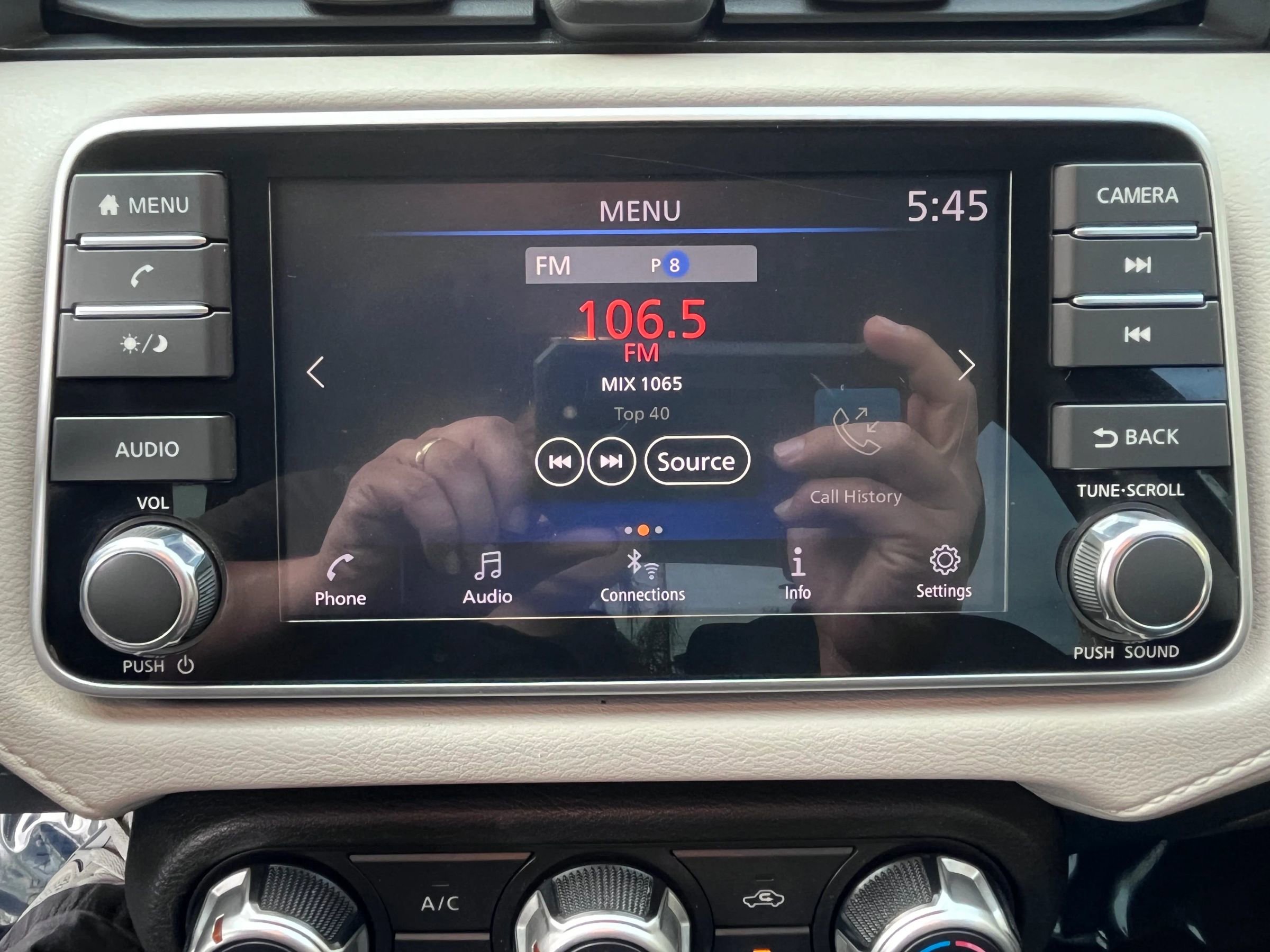 Used 2021 Nissan Versa SV image 19