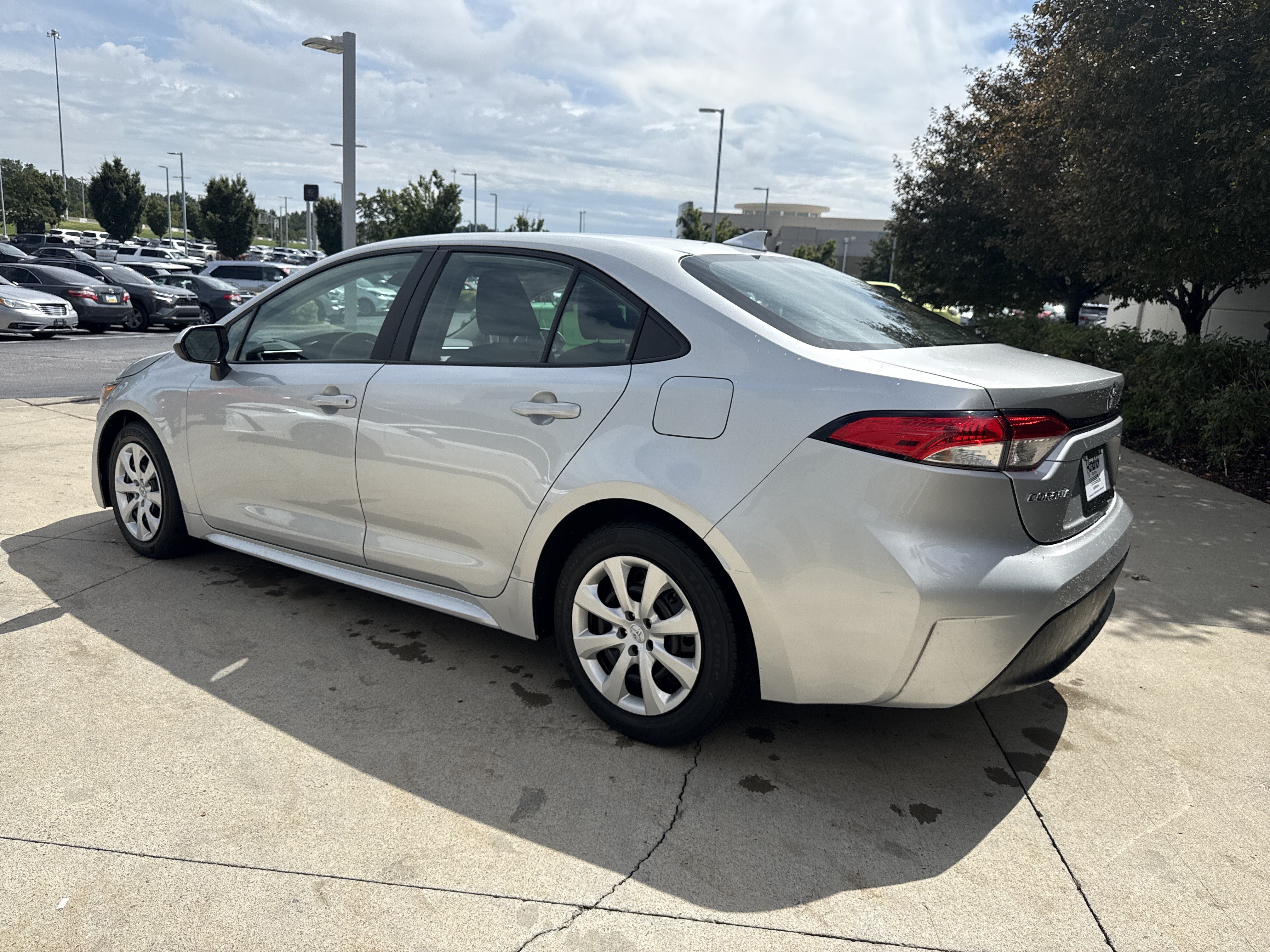 Used 2025 Toyota Corolla LE FWD image 7