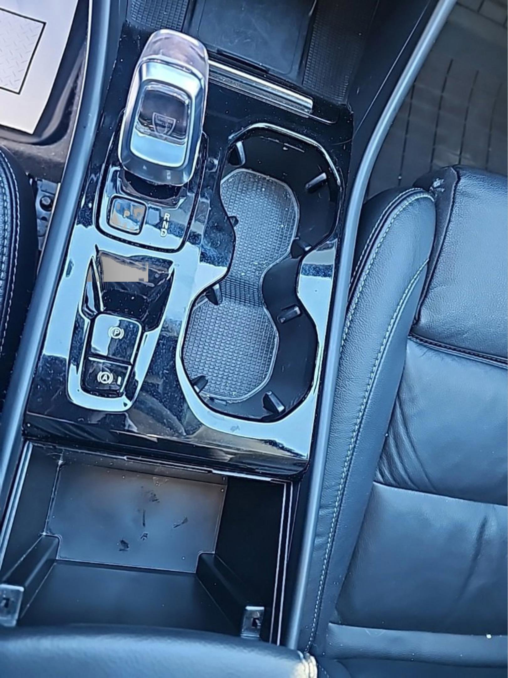 Used 2023 Volvo XC40 B5 Plus w/ Protection Package Premier image 28