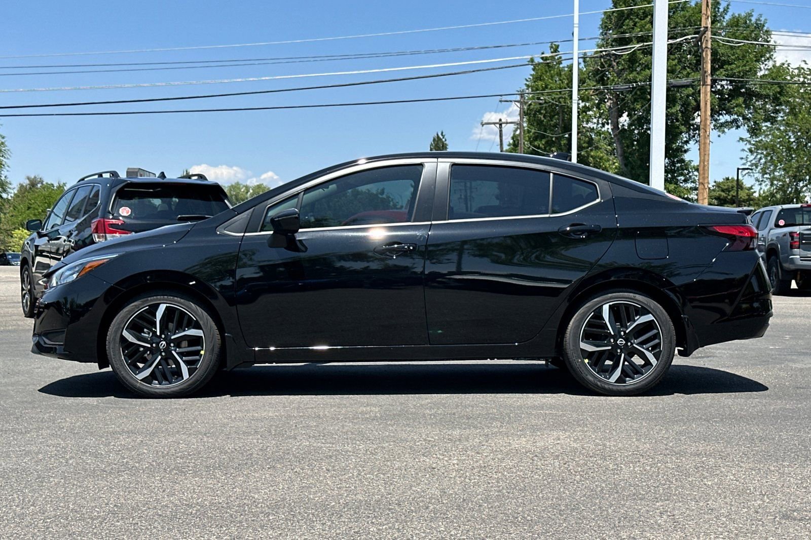 Used 2025 Nissan Versa SR w/ Trunk Package image 7