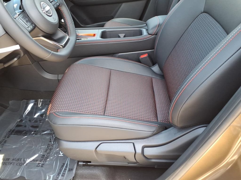 New 2026 Nissan Kicks SR w/ SR Premium Package AWD/4WD image 18