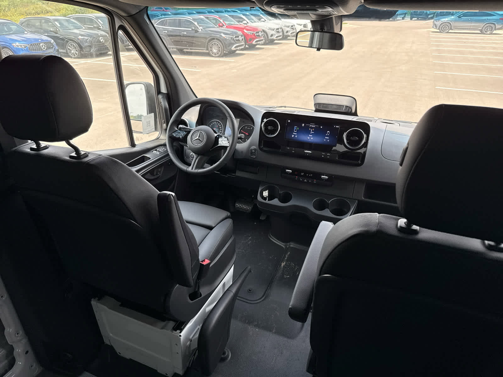 Used 2025 Mercedes-Benz Sprinter 2500 image 18