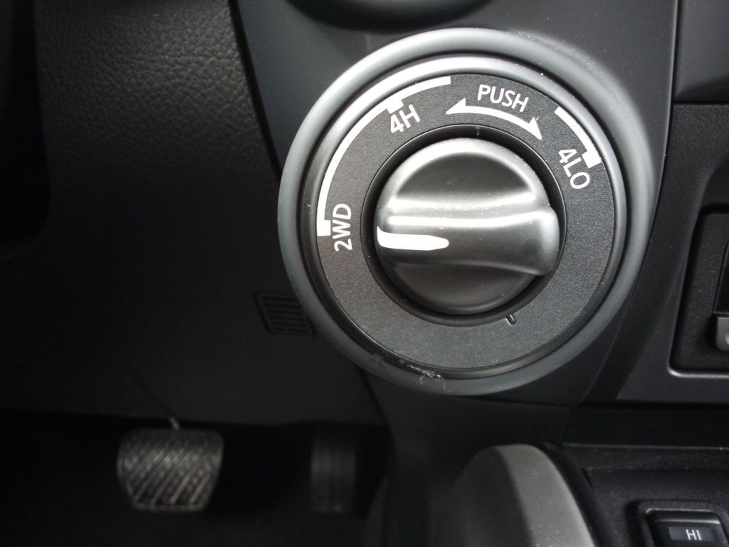 Certified 2024 Nissan Titan SV w/ SV Convenience Package image 34