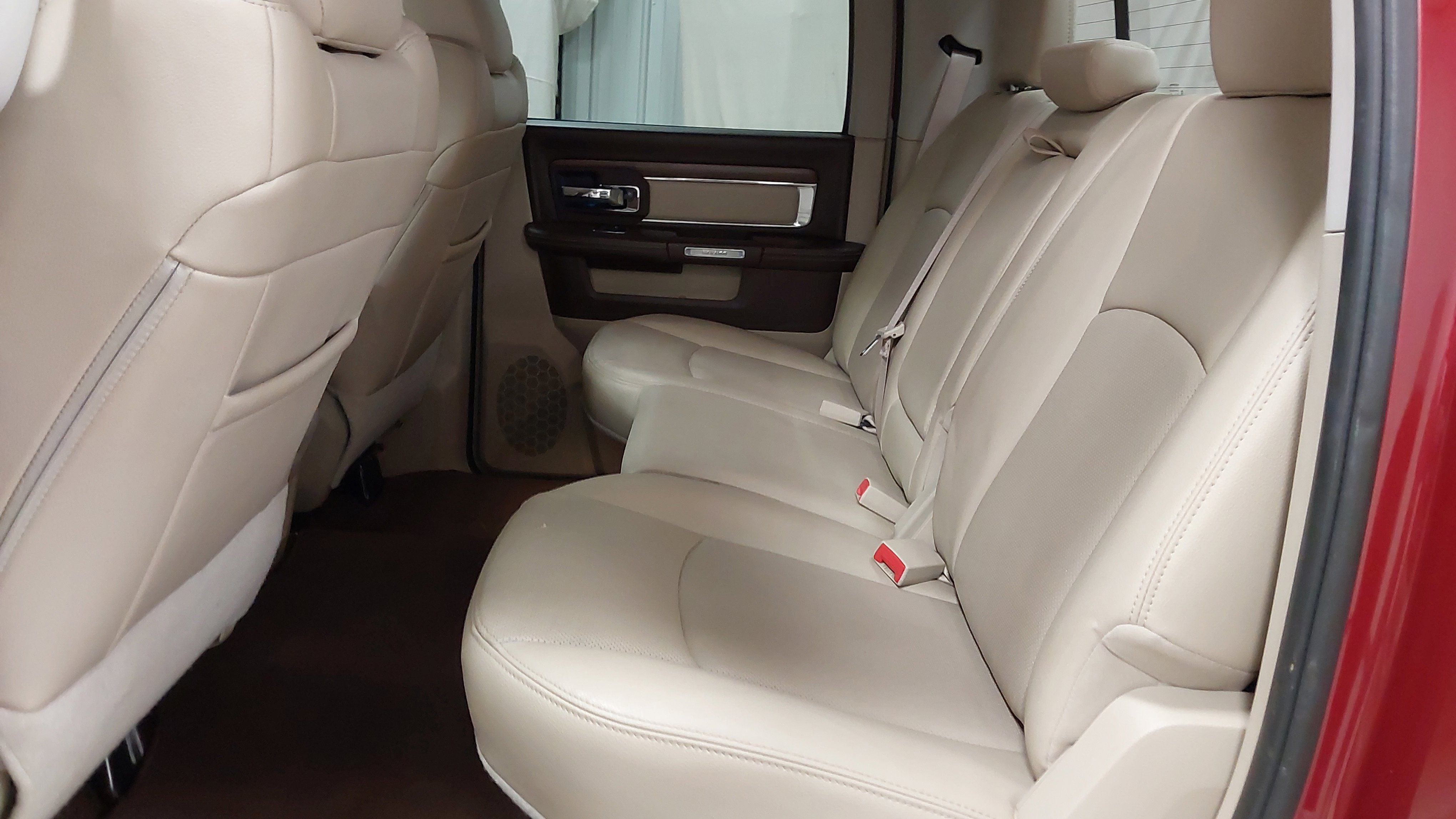 Used 2015 RAM 2500 Laramie AWD/4WD image 38