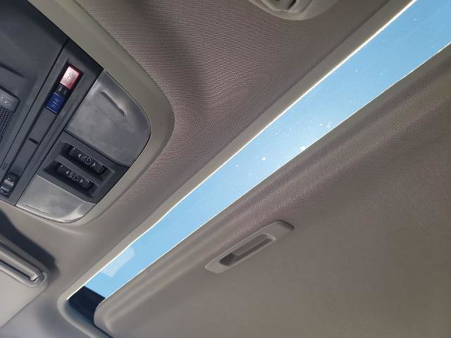 Used 2022 Subaru Crosstrek 2.5i Sport w/ Moonroof Package image 18