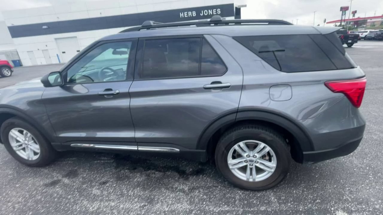 Used 2024 Ford Explorer XLT w/ Equipment Group 202A AWD/4WD image 7
