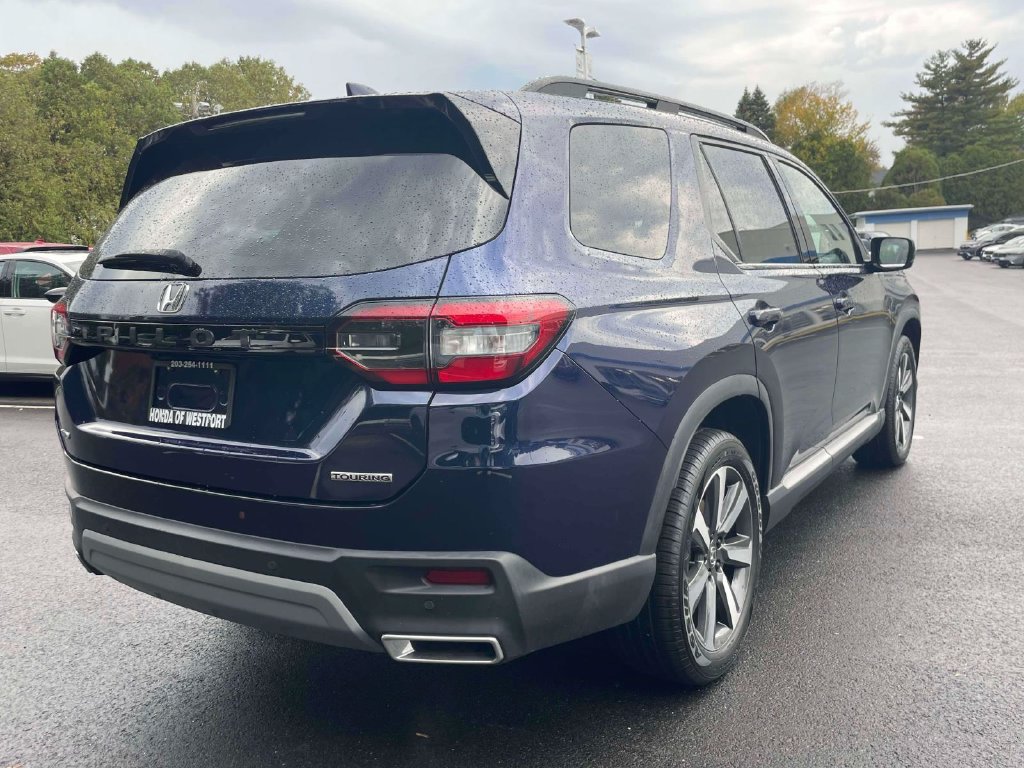Used 2023 Honda Pilot Touring image 5