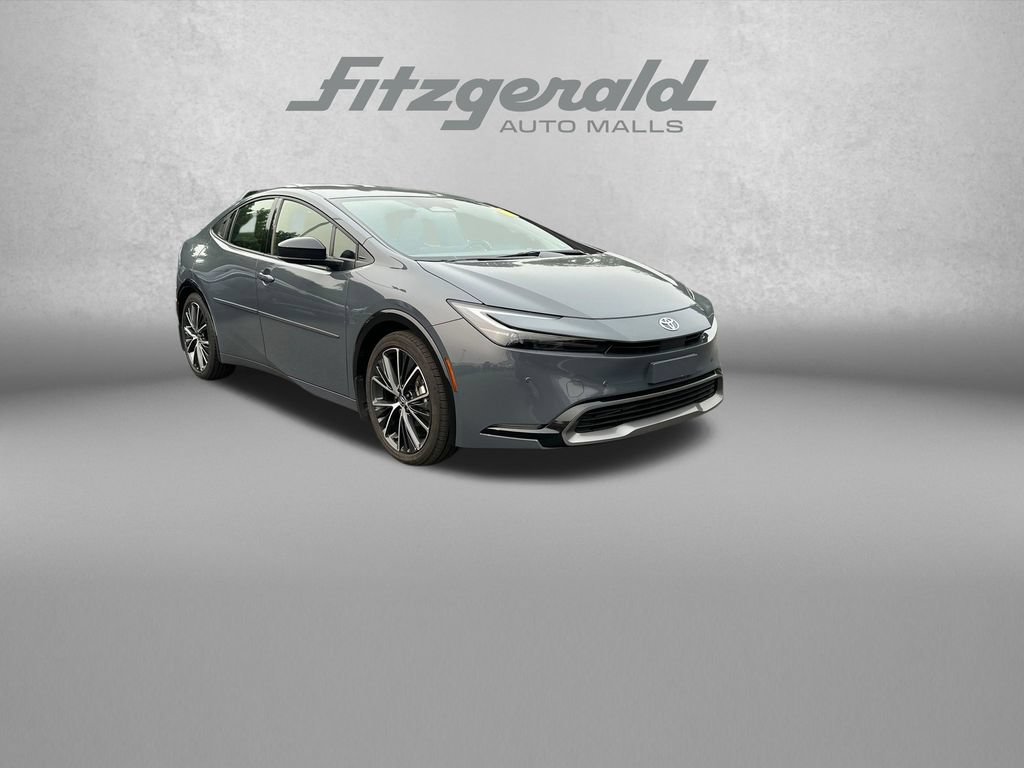Used 2024 Toyota Prius XLE FWD image 1