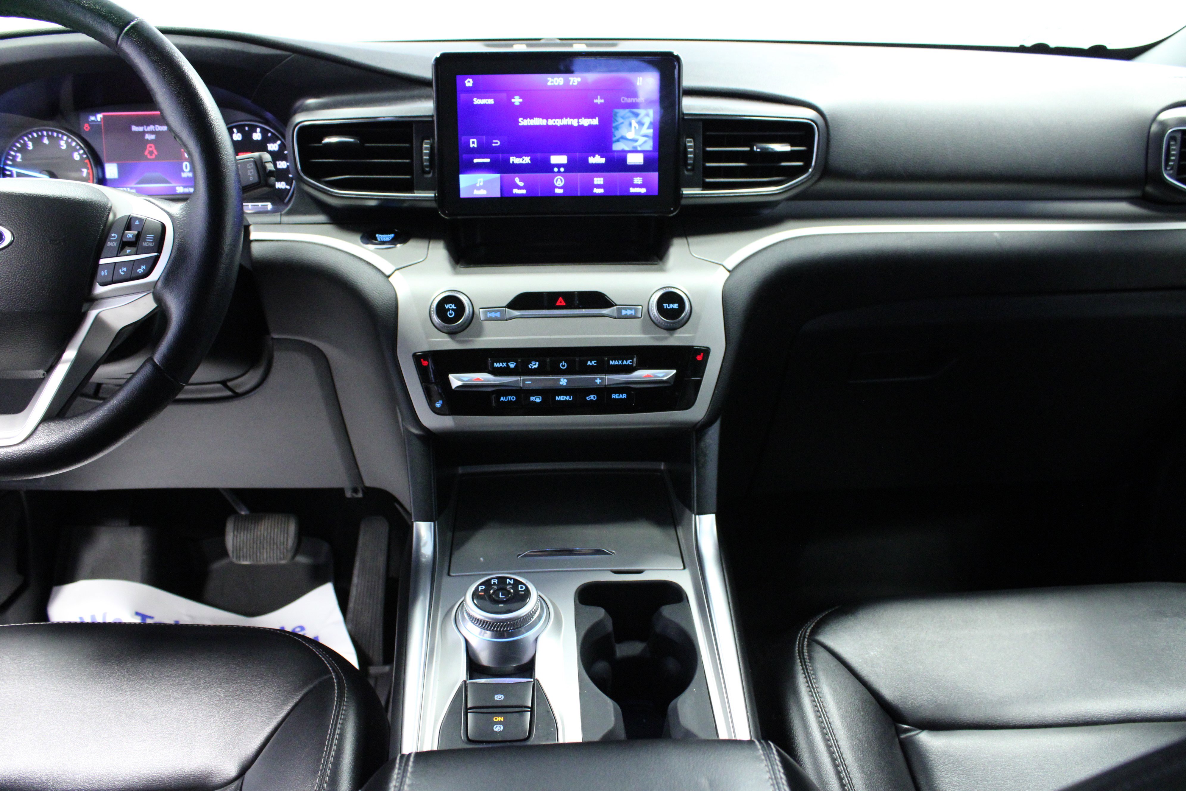 Used 2022 Ford Explorer XLT w/ Equipment Group 202A image 16