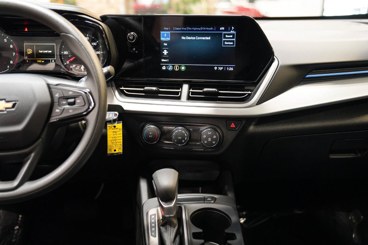 Used 2026 Chevrolet Trax LS FWD image 31