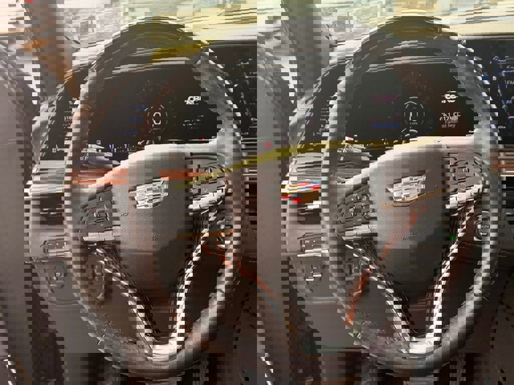 Used 2023 Cadillac Escalade Premium Luxury image 13